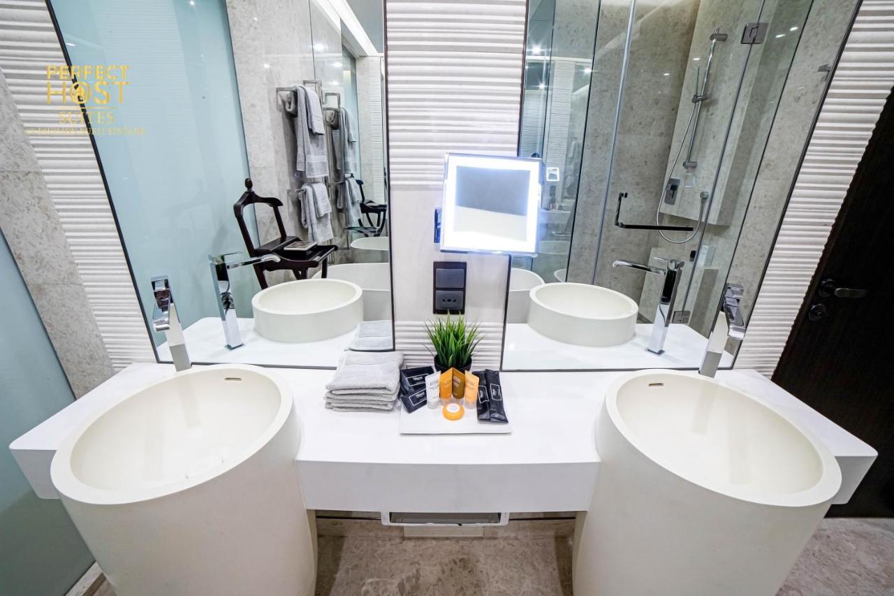 Ph Suites At Pavilion Bukit Bintang Kuala Lumpur Exterior photo Bathroom